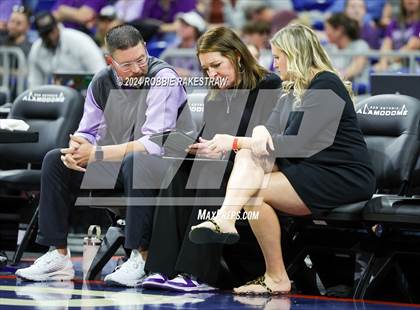 Thumbnail 1 in Boerne vs. Canyon (UIL 4A Basketball Semifinal) photogallery.