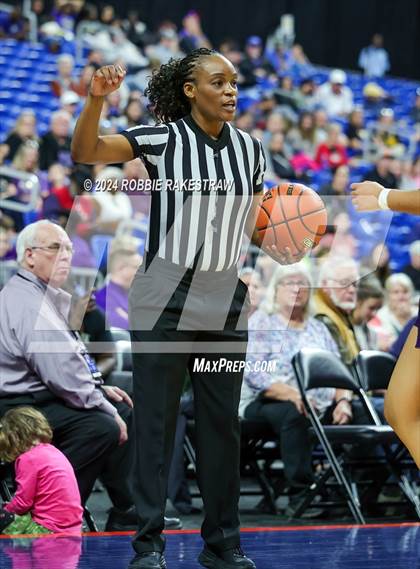 Thumbnail 1 in Boerne vs. Canyon (UIL 4A Basketball Semifinal) photogallery.