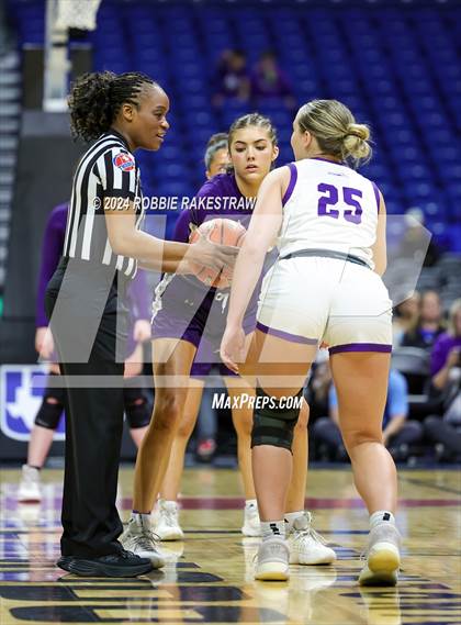 Thumbnail 2 in Boerne vs. Canyon (UIL 4A Basketball Semifinal) photogallery.