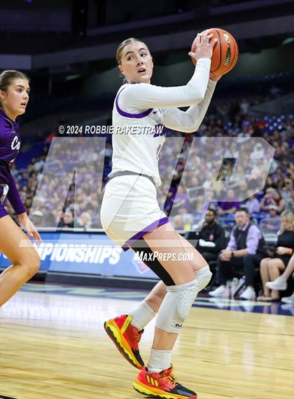 Thumbnail 1 in Boerne vs. Canyon (UIL 4A Basketball Semifinal) photogallery.