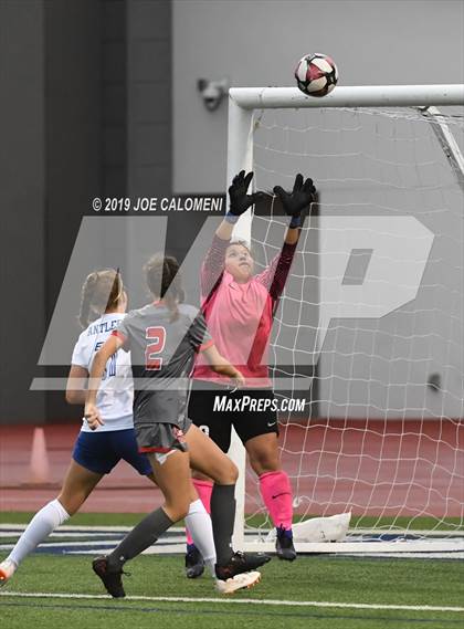 Thumbnail 2 in Tivy vs Lee [Robert E.] (Austin Lakes Elite Showcase) photogallery.