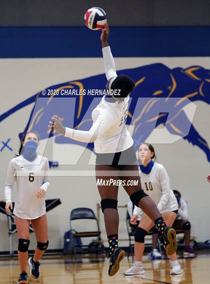 Thumbnail 2 in Manor @ Pflugerville photogallery.