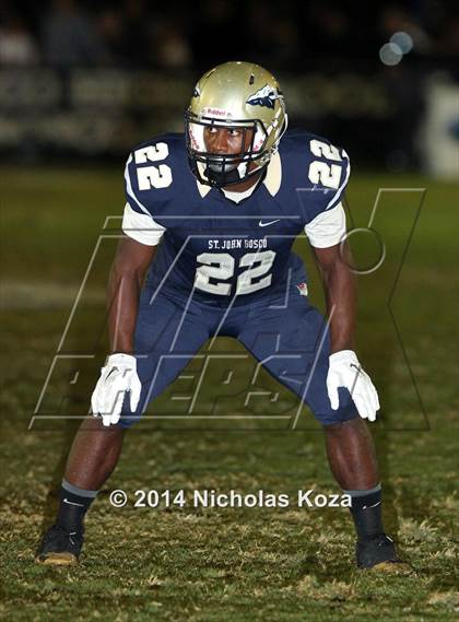 Thumbnail 2 in Mater Dei vs. St. John Bosco photogallery.