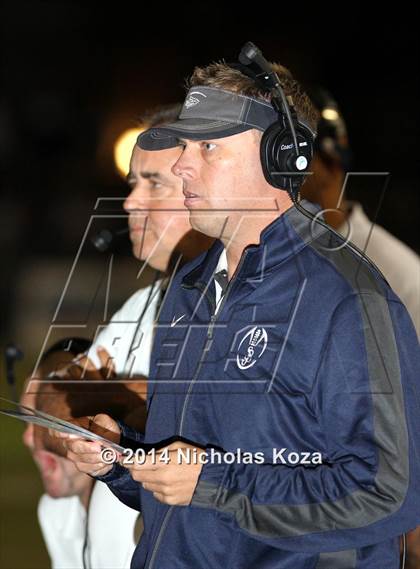Thumbnail 2 in Mater Dei vs. St. John Bosco photogallery.