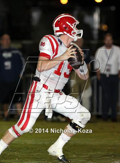 Thumbnail 3 in Mater Dei vs. St. John Bosco photogallery.