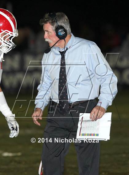 Thumbnail 2 in Mater Dei vs. St. John Bosco photogallery.