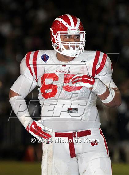 Thumbnail 1 in Mater Dei vs. St. John Bosco photogallery.