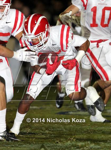 Thumbnail 3 in Mater Dei vs. St. John Bosco photogallery.