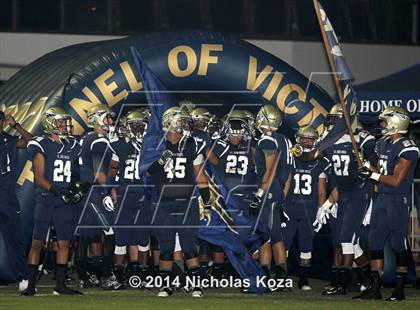 Thumbnail 1 in Mater Dei vs. St. John Bosco photogallery.