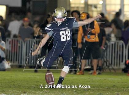 Thumbnail 3 in Mater Dei vs. St. John Bosco photogallery.