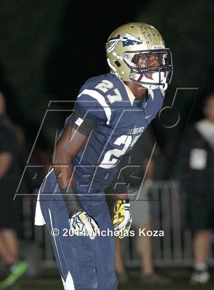 Thumbnail 2 in Mater Dei vs. St. John Bosco photogallery.