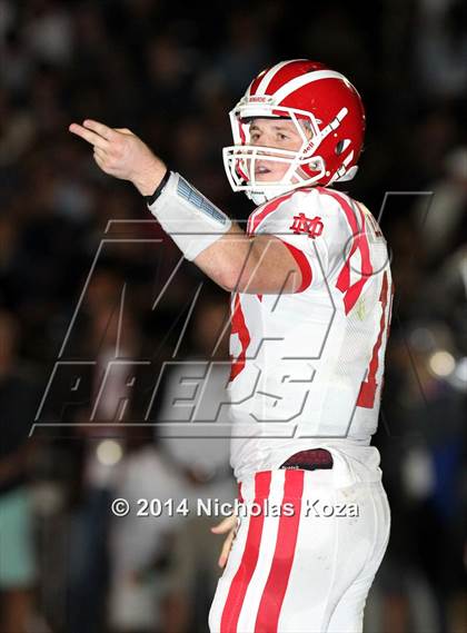 Thumbnail 3 in Mater Dei vs. St. John Bosco photogallery.