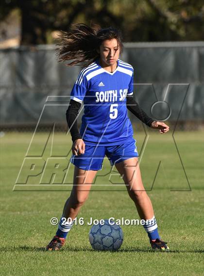 Thumbnail 1 in Lee [Robert E.] vs South San Antonio (Tejeda Sports Complex) photogallery.