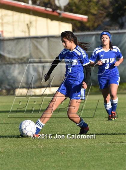 Thumbnail 2 in Lee [Robert E.] vs South San Antonio (Tejeda Sports Complex) photogallery.