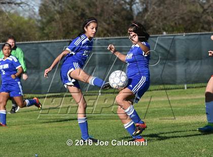 Thumbnail 2 in Lee [Robert E.] vs South San Antonio (Tejeda Sports Complex) photogallery.