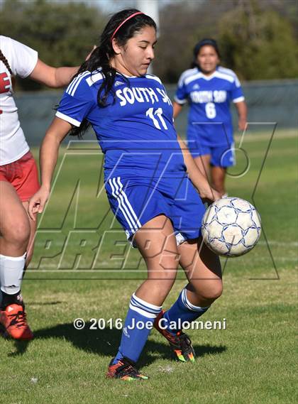 Thumbnail 2 in Lee [Robert E.] vs South San Antonio (Tejeda Sports Complex) photogallery.