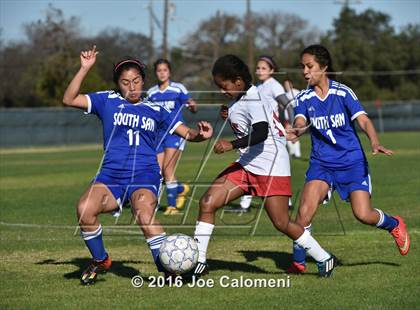 Thumbnail 2 in Lee [Robert E.] vs South San Antonio (Tejeda Sports Complex) photogallery.