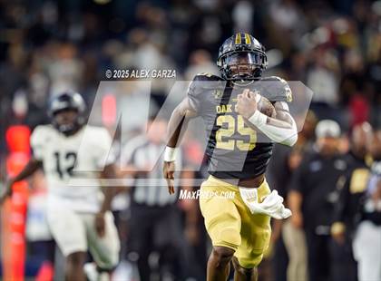 Thumbnail 3 in South Oak Cliff vs. Randle (UIL 5A Division II Football Final) photogallery.