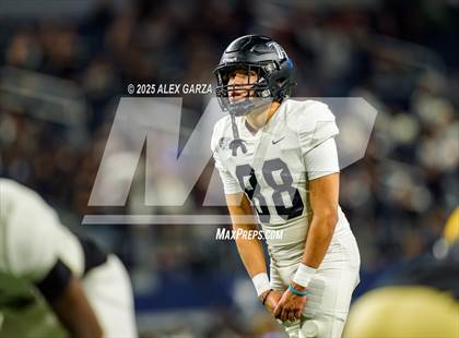 Thumbnail 1 in South Oak Cliff vs. Randle (UIL 5A Division II Football Final) photogallery.