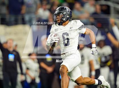 Thumbnail 3 in South Oak Cliff vs. Randle (UIL 5A Division II Football Final) photogallery.