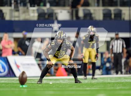 Thumbnail 1 in South Oak Cliff vs. Randle (UIL 5A Division II Football Final) photogallery.