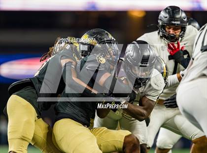 Thumbnail 3 in South Oak Cliff vs. Randle (UIL 5A Division II Football Final) photogallery.