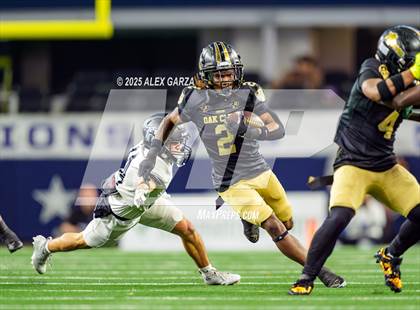 Thumbnail 2 in South Oak Cliff vs. Randle (UIL 5A Division II Football Final) photogallery.