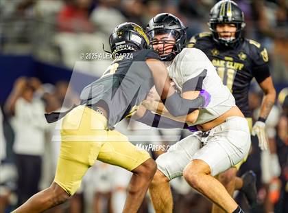 Thumbnail 1 in South Oak Cliff vs. Randle (UIL 5A Division II Football Final) photogallery.