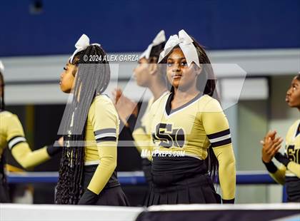 Thumbnail 2 in South Oak Cliff vs. Randle (UIL 5A Division II Football Final) photogallery.