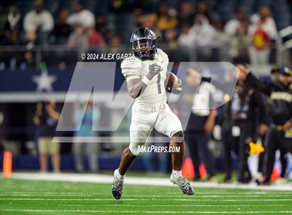 Thumbnail 1 in South Oak Cliff vs. Randle (UIL 5A Division II Football Final) photogallery.