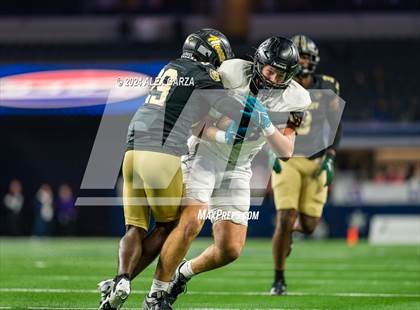 Thumbnail 2 in South Oak Cliff vs. Randle (UIL 5A Division II Football Final) photogallery.