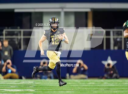 Thumbnail 3 in South Oak Cliff vs. Randle (UIL 5A Division II Football Final) photogallery.
