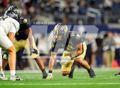 Thumbnail 1 in South Oak Cliff vs. Randle (UIL 5A Division II Football Final) photogallery.