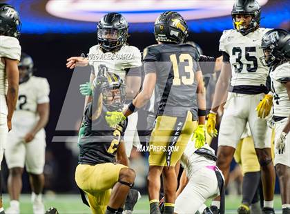 Thumbnail 2 in South Oak Cliff vs. Randle (UIL 5A Division II Football Final) photogallery.