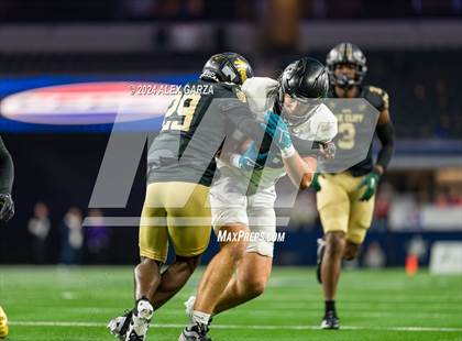 Thumbnail 1 in South Oak Cliff vs. Randle (UIL 5A Division II Football Final) photogallery.