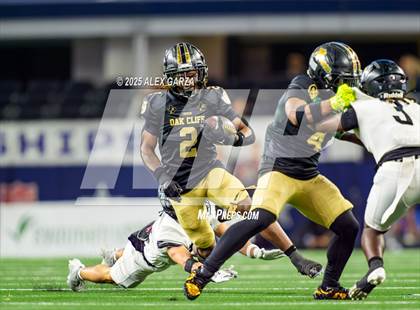 Thumbnail 1 in South Oak Cliff vs. Randle (UIL 5A Division II Football Final) photogallery.