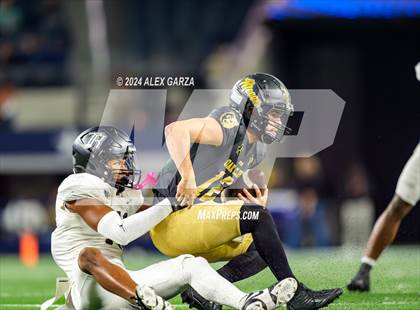 Thumbnail 3 in South Oak Cliff vs. Randle (UIL 5A Division II Football Final) photogallery.