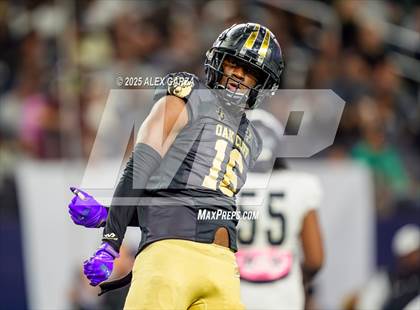 Thumbnail 3 in South Oak Cliff vs. Randle (UIL 5A Division II Football Final) photogallery.