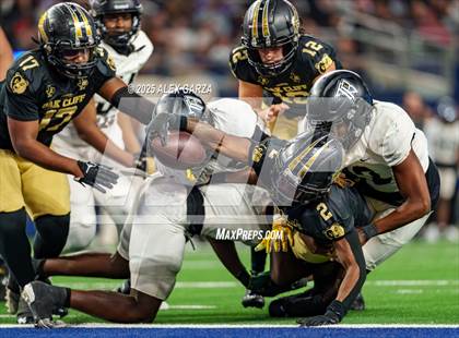Thumbnail 3 in South Oak Cliff vs. Randle (UIL 5A Division II Football Final) photogallery.