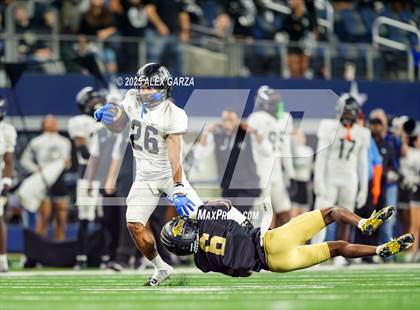 Thumbnail 3 in South Oak Cliff vs. Randle (UIL 5A Division II Football Final) photogallery.