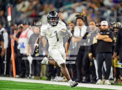 Thumbnail 1 in South Oak Cliff vs. Randle (UIL 5A Division II Football Final) photogallery.