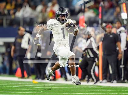 Thumbnail 1 in South Oak Cliff vs. Randle (UIL 5A Division II Football Final) photogallery.