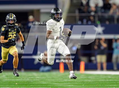 Thumbnail 1 in South Oak Cliff vs. Randle (UIL 5A Division II Football Final) photogallery.