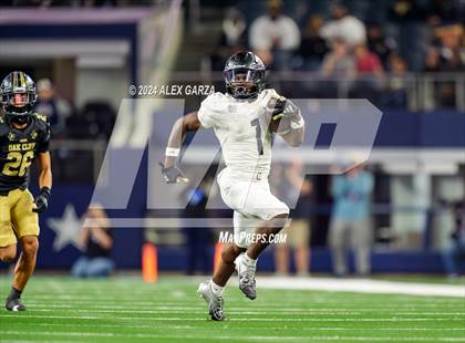 Thumbnail 3 in South Oak Cliff vs. Randle (UIL 5A Division II Football Final) photogallery.