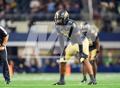 Thumbnail 2 in South Oak Cliff vs. Randle (UIL 5A Division II Football Final) photogallery.