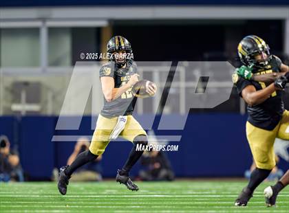Thumbnail 1 in South Oak Cliff vs. Randle (UIL 5A Division II Football Final) photogallery.