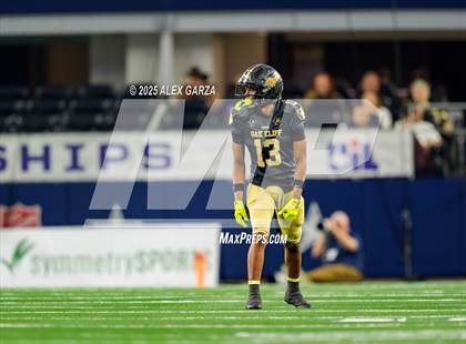 Thumbnail 3 in South Oak Cliff vs. Randle (UIL 5A Division II Football Final) photogallery.