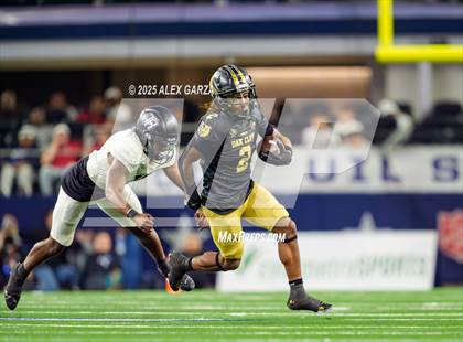Thumbnail 3 in South Oak Cliff vs. Randle (UIL 5A Division II Football Final) photogallery.