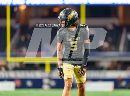 Thumbnail 1 in South Oak Cliff vs. Randle (UIL 5A Division II Football Final) photogallery.