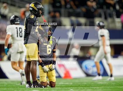 Thumbnail 3 in South Oak Cliff vs. Randle (UIL 5A Division II Football Final) photogallery.